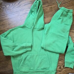 UNISEX PANTONE GREEN SWEAT SET